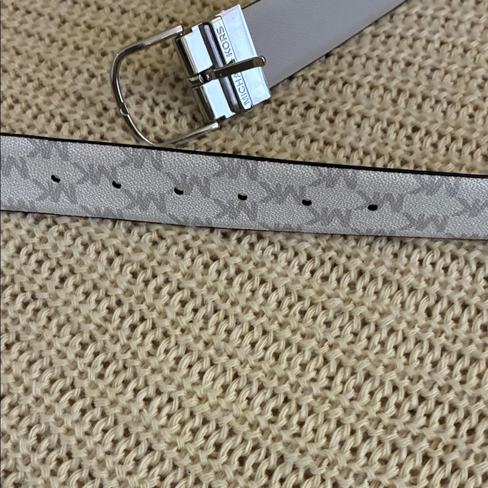Michael Kors White MK Patterned Belt with Silver Buckle, reversible like new - Picture 3 of 6